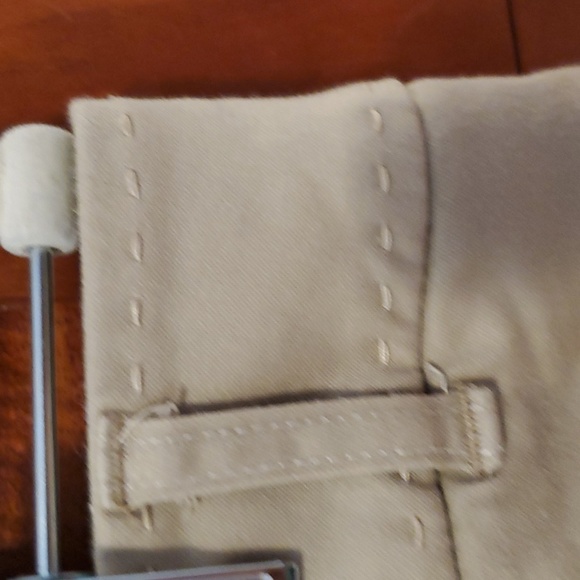 Tribal womens sz 10 Bermuda length shorts, great material, tan - Picture 7 of 14